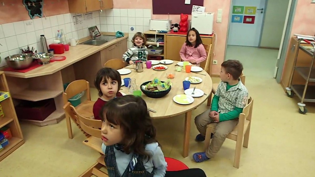  Foto zu Frühstück im Kindergarten 