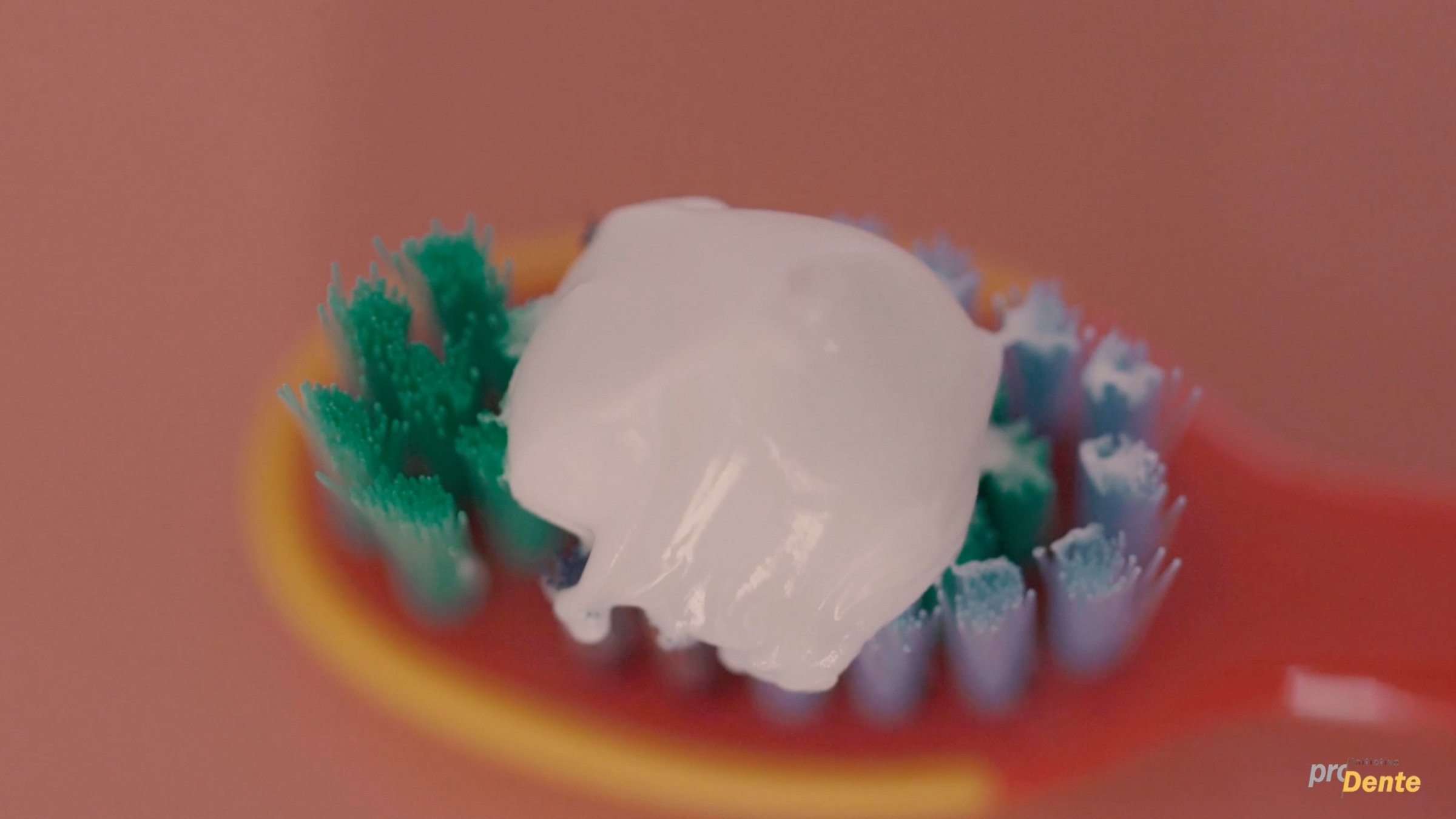 Kinderzähne mit Fluorid schützen