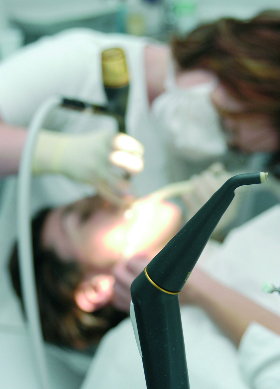 Zahne fühlen sich prächtig an